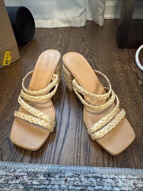 Universal Thread Braided Straw Wedge Sandals in Natural Tan